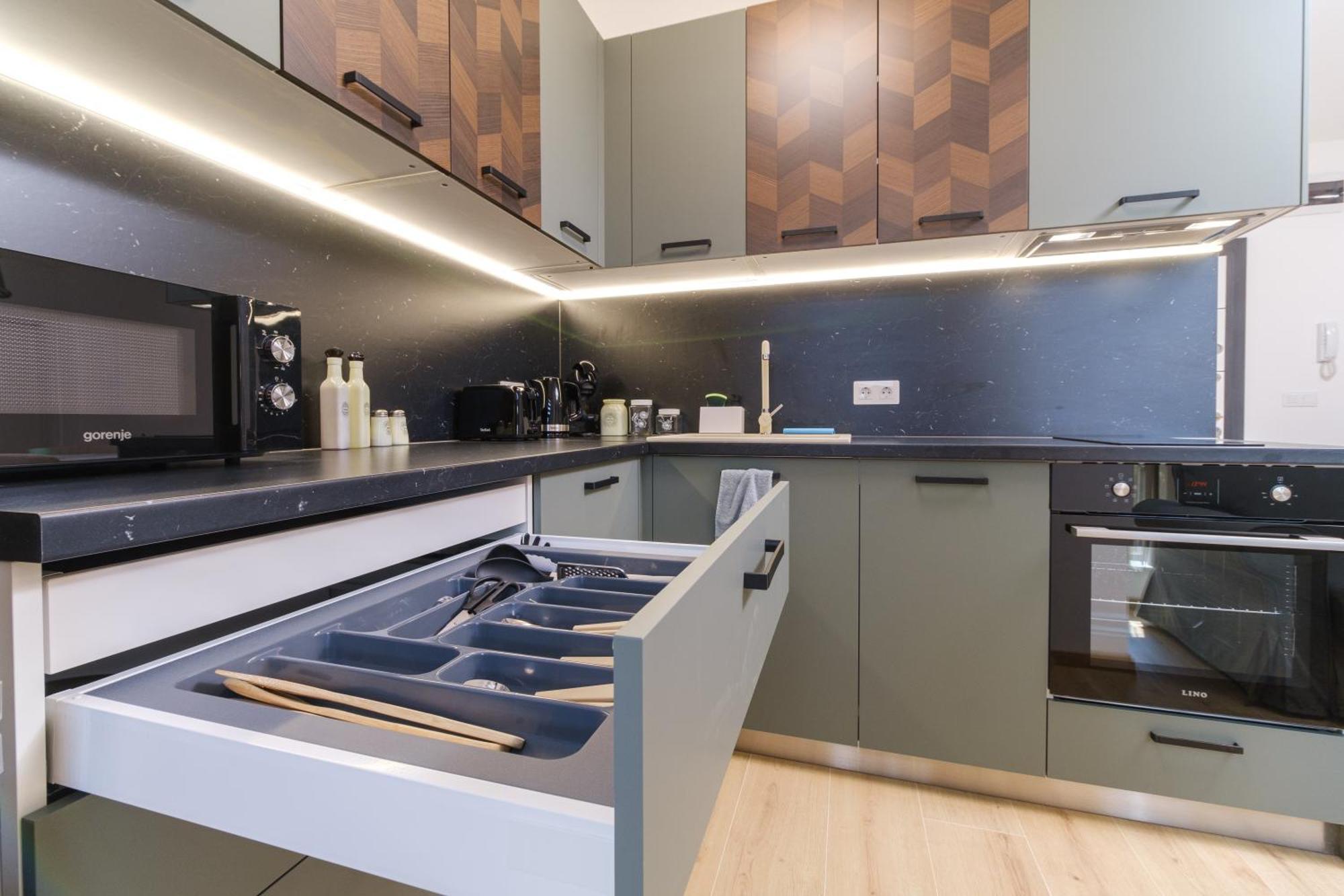Modern 1-Bedroom Apartment With Free Parking พลอฟดิฟ ภายนอก รูปภาพ